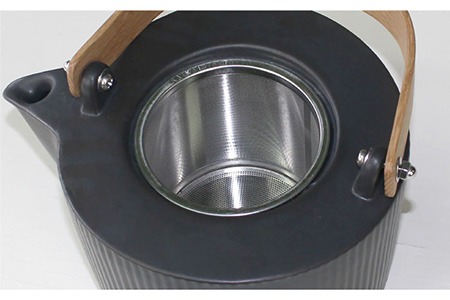 【波佐見焼】線彫黒マット ティーポット 急須 (ステンレス茶こし付) 食器 皿 【石丸陶芸】 [LB22]  波佐見焼