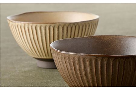 【波佐見焼】しのぎ 茶碗 ・ 湯呑み セット 窯変 マット調 ブラウン・ベージュ 食器 陶器 【トーエー】 [QC36] 波佐見焼