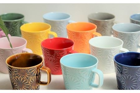 【波佐見焼】マリーゴールド マグカップ ペア（青白・ライトピンク） 食器 皿 【翔芳窯】 [FE17]  波佐見焼