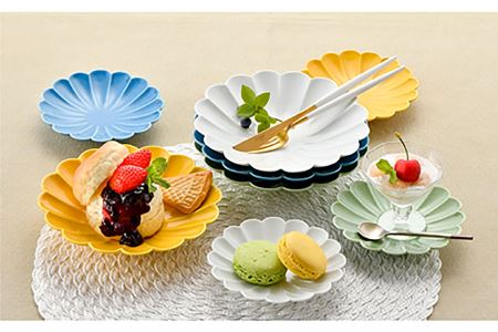 波佐見焼】菊紋 皿（中・小）カラフル 4色セット 食器 皿 【洸琳