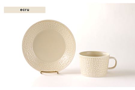 【波佐見焼】PATTERNED PLATE・MUG プレート マグカップ ペア 4点セット ecru＋morning mist 食器 皿 【BIRDS’ WORDS】 [CF001] 波佐見焼