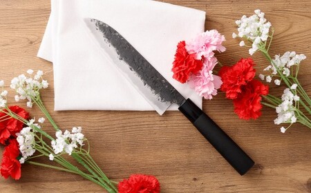 【母の日向け】 ＜名入れあり＞お母さんへのプレゼントに！  選べる感謝のメッセージ入 三徳包丁 ／ 包丁 刃物 調理器具 家庭用包丁 九州 熊本県 人吉市
