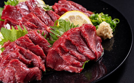 【全3回定期便】赤身馬刺し・馬肉さくらユッケ セット 【合同会社　長岡フーズ】[ZFR030]