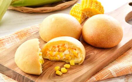 【3回定期便】花畑牧場 北海道・十勝 もちもち食感のコーンパン 5個入×3箱×3回 計45個 十勝スーパースイートコーン とうもろこし トウモロコシ コーン パン 冷凍 [002-0033]