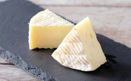 北海道十勝産の生乳使用!濃厚チーズ＆バターの詰め合わせ(6種) Bセット[C2-1B]