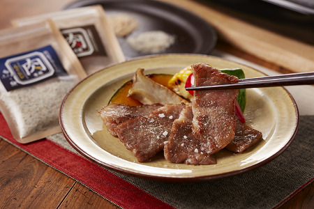 くまもと黒毛和牛 カルビ・ロース焼肉食べ比べセット 計300g 各約150g ふじ匠オリジナル 焼肉のタレ 200ml×1本