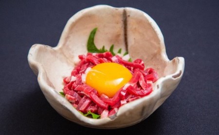 馬肉 ユッケ 馬凰（ばおう）旨味溢れる 桜ユッケ 計250g（50g×5パック）タレ付き ユッケタレ付き 国産ユッケ 馬肉料理