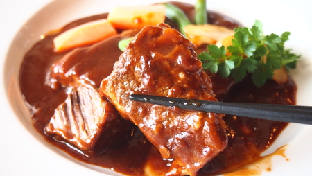 シチュー 濃厚 手作り デミグラスソース プレミアム ビーフシチュー 2食セット 計700g（1食350g×2個）国産ビーフシチュー デミグラスビーフシチュー プレミアムビーフシチュー 逸品ビーフシチュー