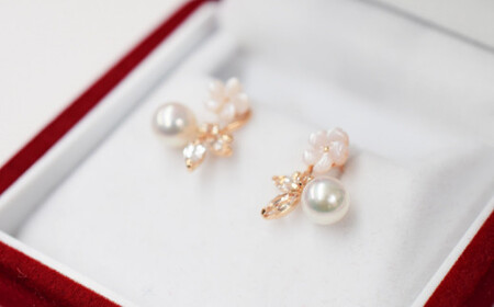 S085-302_5.5mm - 6mm K18PG ホワイトトパーズ シェル ピアス 半貴石 真珠 ピアス ピンク 花珠級 ベビーパール 両耳
