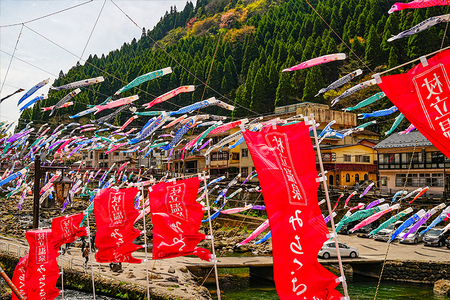 【杖立温泉観光協会】先行予約 令和8年度 受付開始 鯉のぼり 名入れ 掲揚権 熊本 阿蘇 杖立温泉 鯉のぼり祭 お子様 お孫様 端午の節句 特別な贈り物 年に一度 期間限定 イベント 映えスポット（杖立温泉鯉のぼり祭）