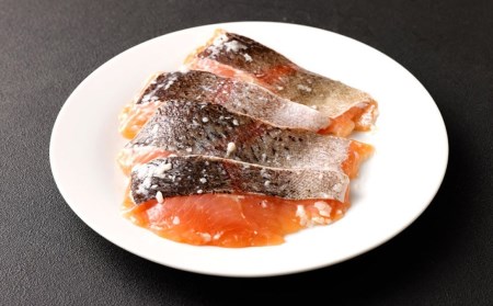 阿蘇から届く かわべのASOサーモン塩麴仕立て ～老舗旅館の味をご自宅で～ 480g（40g×12切）サーモン 熊本県 高森町