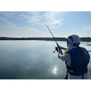 川でも海でも好きな場所で-魚釣り体験-(4月～11月)「1組1名様 約3時間 完全プライベート制!」_旅行券・チケット 釣り 体験チケット _【1572436】