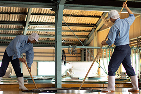 本格米焼酎 「白岳パック」 900ml × 6本セット 計5.4L  紙パック 米 焼酎まろやか 飲みやすい焼酎 減圧蒸留 減圧 パック 白岳 はくたけ 焼酎 しょうちゅう 本格 本格米焼酎 米焼酎 お米 米 お酒 酒 さけ アルコール お湯割り 水割り 上質 熊本県 熊本 多良木町 多良木 018-0488