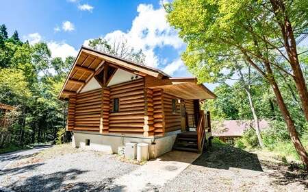 outsideBASE mizukami コテージ レギュラー シーズン 利用券 【 4名 ／ 車 1台 】 旅行 キャンプ 宿泊 宿泊券 バンガロー チケット ファミリー 家族 自然 アウトドア 星空 BBQ 熊本県 球磨郡 水上村 7,500円