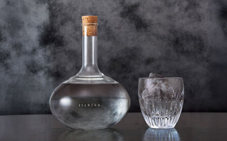 【お歳暮対象】【麦焼酎の最高峰】 いいちこフラスコボトル(720ml×1本)/ 麦焼酎 お酒 焼酎 / 日田市 / 深見酒舗[AREY003]