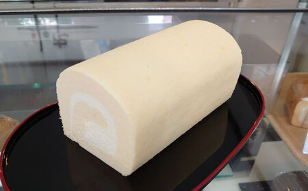 【お歳暮対象】シュワシュワと溶けるような口当たり！スフレチーズロールケーキ / ケーキ ケーキ ケーキ ケーキ ケーキ ケーキ / 日田市 / 豆田ロール粋[AREP001]