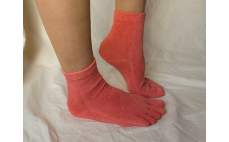 【Sサイズ】草木染（茜染め）シルク5本指靴下