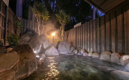 湯布院 ホテル森のテラス　ペア宿泊券（１泊２食付き）