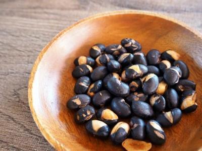 湯布院産　黒豆クロダマルのポン菓子　ゆふばあちゃんの贈り物600g(200g×3袋)