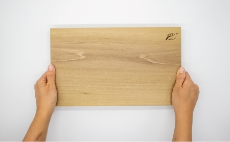 銘木屋のカッティングボード　朴　（ひなもり銘木）