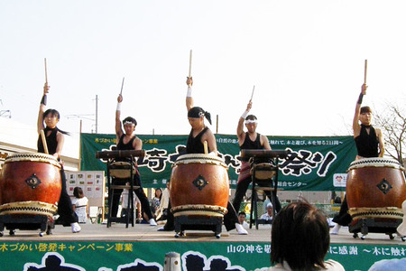 体験 和太鼓 演奏・体験 15分 [オリジナルTシャツ 宮崎県 日向市 452060759]