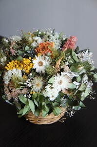 季節のドライフラワーアレンジメント 1点 長さ18cm?23cm程度 お花 フラワー インテリア 飾り 装飾 花 華 ドライフラワー 国産 宮崎県 九州 送料無料