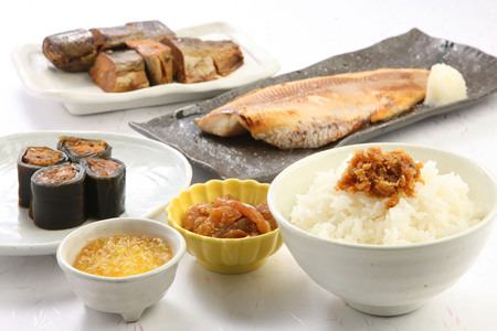 黄金イクラと美味高級品セット(6種)黄金イクラやヤマメなどを詰め合せ！