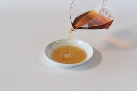 菊花大輪＆根昆布入り酢しょうゆ 合計2本（各1本） 化粧箱入り九州産の万能酢 合わせ酢 寿司酢 ビネガー 醤油 調味料 発酵熟成 贈答 ギフト gift セット お中元 御中元 のし付き 熨斗 熨斗対応 のし対応 贈り物 贈答