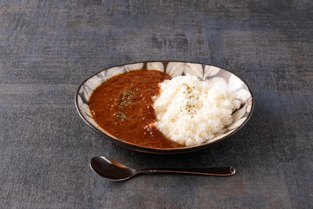 スリップウェアのカレー皿 2枚 花柄 色おまかせ温かみの感じられるお皿！