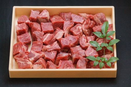 ＜黒毛和牛高級部位　ヒレ肉　ブロックサイド不揃　サイコロステーキ　800ｇ＞ K20_0014