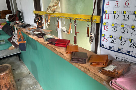 カードケース 革 二つ折り 三つ折り 1個 [CHOUETTE BOIS 宮崎県 美郷町 31bo0002]