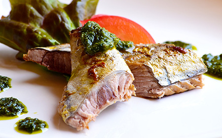 枕崎産 かつおの腹皮 250g×10パック A3-49_国産 鰹 カツオ おつまみ 人気 送料無料 鹿児島 トロ_【配送不可地域：離島】【1166526】