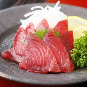 枕崎ぶえん鰹(活き〆鰹)700g A0-21_ かつお カツオ 鰹 カツオ 刺身 一本釣り 魚介 魚 産直 産地直送 国産 鹿児島 枕崎 贈答 ギフト プレゼント ぶえん鰹 活き _【配送不可地域：離島】【1460787】