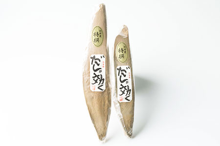 【数量限定】日本近海一本釣りかつお使用の特撰本枯れ節【2本 合計850g】【鹿児島県枕崎産】 鰹節 本枯れ節 仕上げ節 雌節 だし 出汁 調味料 セット 詰め合わせ 鹿児島県 枕崎市 AA-247