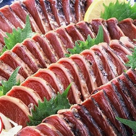 【2.7Kg】1本釣り血合抜き(炭焼かつおたたき・刺身) B3-32_ かつお 枕崎 カツオ 鰹 かつおのたたき 鰹タタキ 一本釣り 海鮮 お刺身 生姜タレ にんにくタレ 人気 送料無料_【配送不可地域：離島】【1166295】