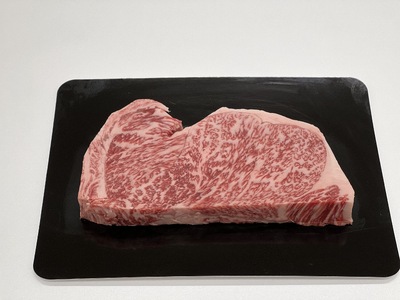 「 自慢 の逸品」 西之表市生まれの黒毛和牛 雌牛 ステーキ 用 （300g）　NFN542 【600pt】