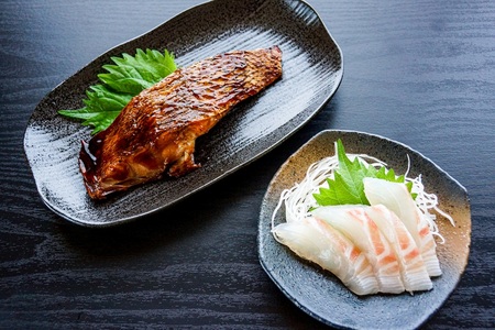 C3-7707／康秀の千年鯛 フィレ 2柵（皮つき・計約600g）＋アラ付