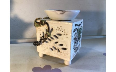 BS-905 白化粧の茶香炉（木の葉様）