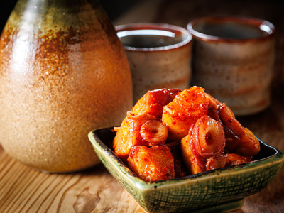 【毎月定期便】みなとのタコキムチ＜北海道釧路町 昆布森産タコ使用＞ 300g×1パック　全3回_昆布森産 活タコ使用 北の蛸 たこしゃぶ たこ しゃぶしゃぶ 北海道産 大容量 調理済み 一人暮らし セット おかず 冷凍 魚介類 海鮮 絶品 人気 カネショウ 北海道 釧路町 釧路超 特産品 _【配送不可地域：離島】【4010237】