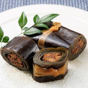 【毎月定期便】北海道産昆布で鰊を丁寧に巻いた昆布巻き(1本×4袋)全12回【4068175】