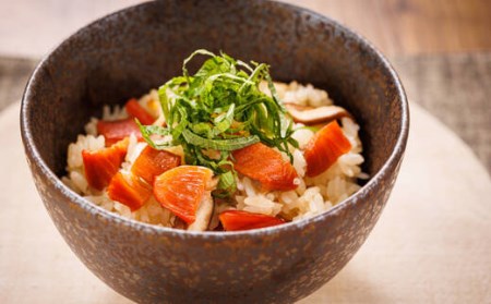 ＜北海道産＞秋鮭(サケ)のみを使用した「鮭とば半身」3枚_国産 北海道産 さけとば 秋 鮭トバ 鮭 トバ さけ サケ シャケ 小分け 調理済み 一人暮らし セット おかず 冷凍 定期便 魚介類 魚干物 海鮮 絶品 人気 笹谷商店 直営 釧之助本店 高級 北海道 釧路町 釧路超 特産品 _【配送不可地域：離島】【1121178】