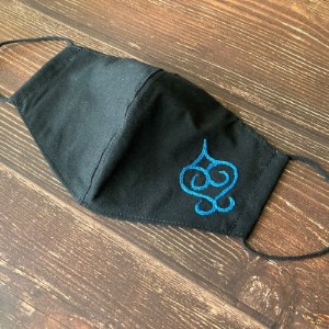 ワイヤー入り立体布マスク×1枚 魔よけを意味するアイヌ刺繍(ブルーの糸)釧路町アイヌ協会応援【1331440】