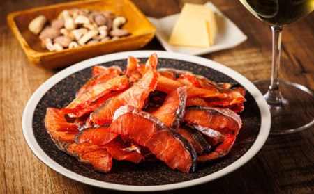 ＜北海道産＞秋鮭(サケ)のみを使用した「鮭とばスライス」150g×4個_国産 北海道産 さけとば 秋 鮭トバ 鮭 トバ さけ サケ シャケ 小分け 調理済み 一人暮らし セット おかず 冷凍 定期便 魚介類 魚干物 海鮮 絶品 人気 笹谷商店 直営 釧之助本店 高級 北海道 釧路町 釧路超 特産品 _【配送不可地域：離島】【1384837】