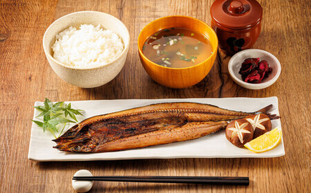 ＜北海道産＞秋刀魚(サンマ)を味噌漬けにした「さんま味噌」2尾×4個セット【配送不可地域：離島】【1384978】