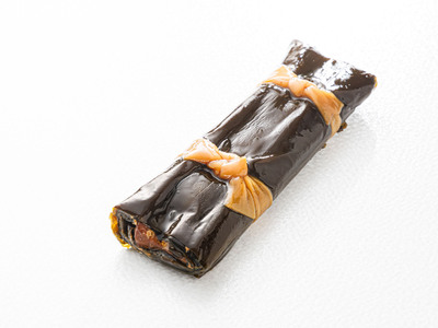 国産(北海道産)昆布で鮭(サケ)を丁寧に巻いた昆布巻きセット(4本)_昆布巻 国産 北海道産 サケ コンブ だし 海藻 だし昆布 こんぶ水 出汁 乾物 こんぶ ギフト 調理済み 一人暮らし セット おかず 北連物産 きたれん 常温 調理済み 北海道 釧路町 釧路超 特産品 _【1386314】