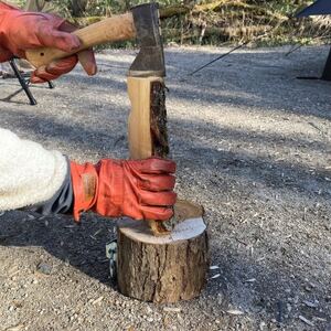 薪割り台セット 5kg 北海道産 広葉樹 キャンプ_北海道産 道東産 広葉樹 木の皮 焚き付け 用 薪 焚き火 初心者 ソロキャンプ キャンプ 10000円 北海道 釧路町 釧路超 特産品 _【1410200】