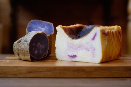 屋久島の手作りバスクチーズケーキ (ムラサキイモ)