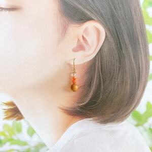 屋久杉×8月誕生石　樹脂ピアス