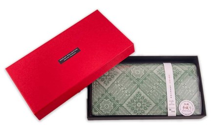 本場奄美大島紬 札入れ 奄美の彩りシリーズ(森) 鹿児島県 奄美群島 奄美大島 龍郷町 奄美産 大島紬 つむぎ 伝統工芸 絹織物 絹100% 手織り 興紬工房オリジナル 森 奄美の自然 札入れ 小物 お取り寄せ プレゼント 贈答 ギフト