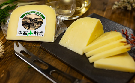 森高牧場 チーズ 食べ比べ ( ゴーダ1個 ・木こりの燻したスモークチーズ1個 )